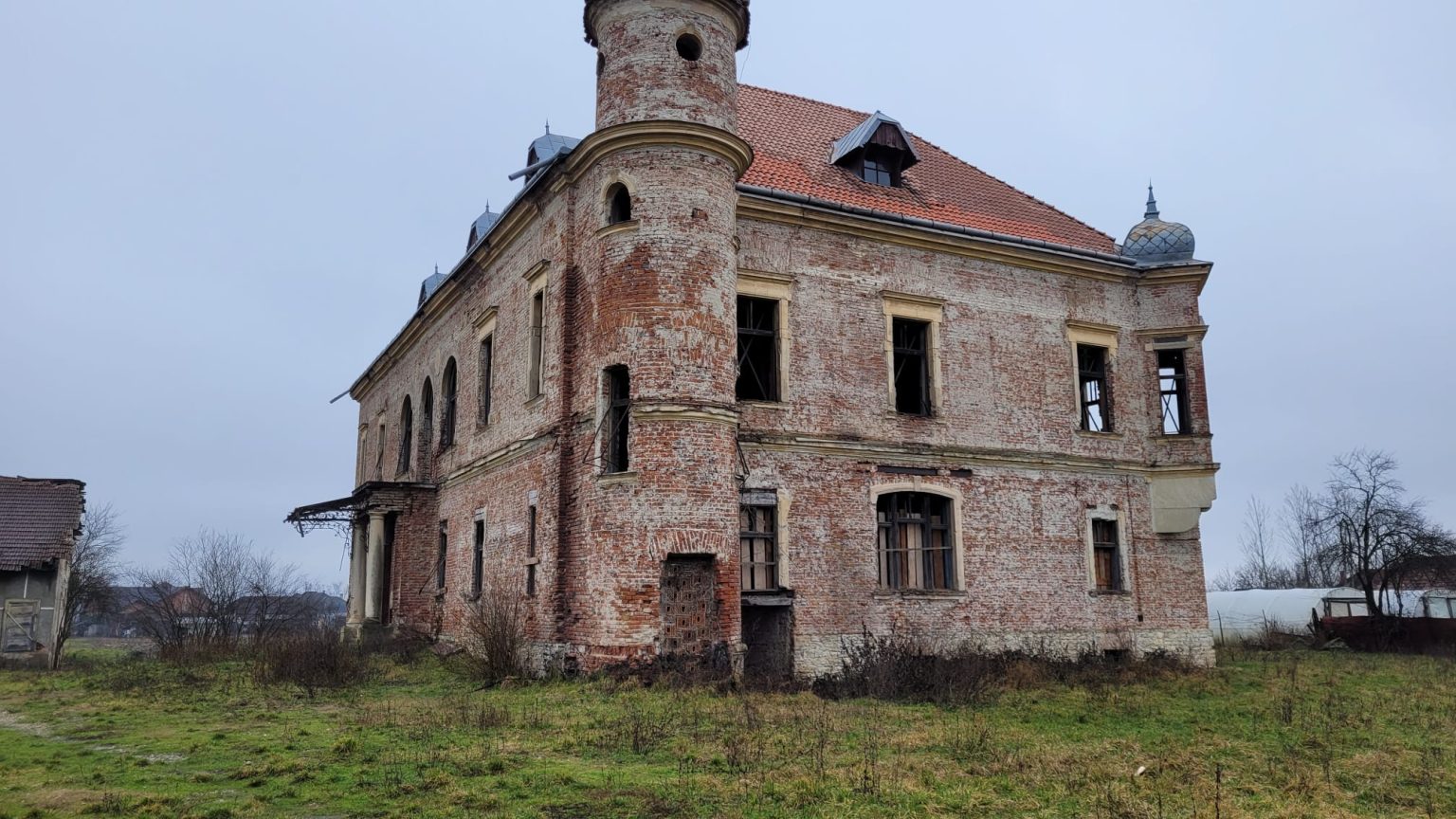 Castelul Teleki Din Pribile Ti De La Farmecul Trecutului La Realitatea