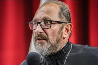 Părintele Constantin Necula va fi prezent în Baia Mare unde va susține o conferință despre frumuseţea credinţei